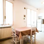 Agenzia Vear Sabrina 11b * 利多尔德纳西奥尼