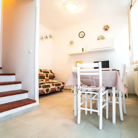 Feriehus Agenzia Vear Sabrina 11b *